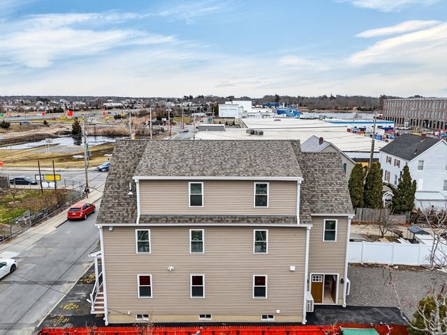 16 Washburn St, New Bedford, MA 02740