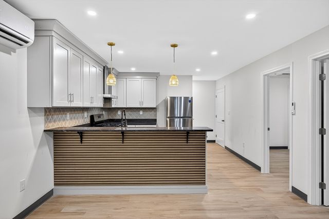 16 Washburn St, New Bedford, MA 02740