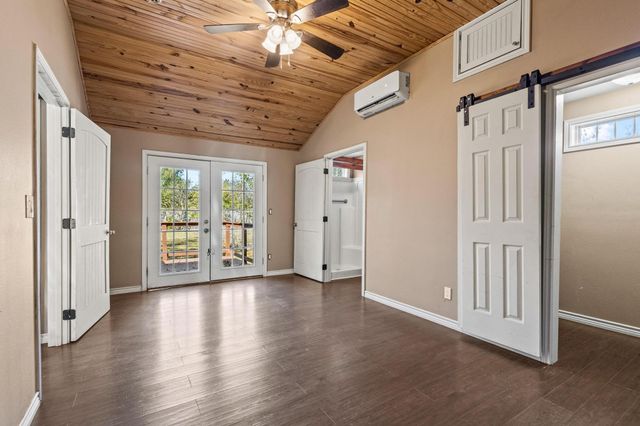 105 Reich Street, Bonham, TX 75418