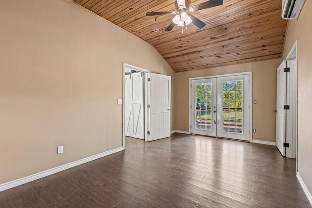 105 Reich Street, Bonham, TX 75418