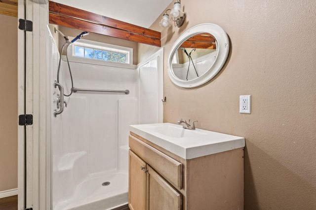 105 Reich Street, Bonham, TX 75418