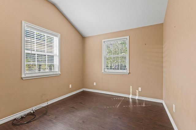 105 Reich Street, Bonham, TX 75418