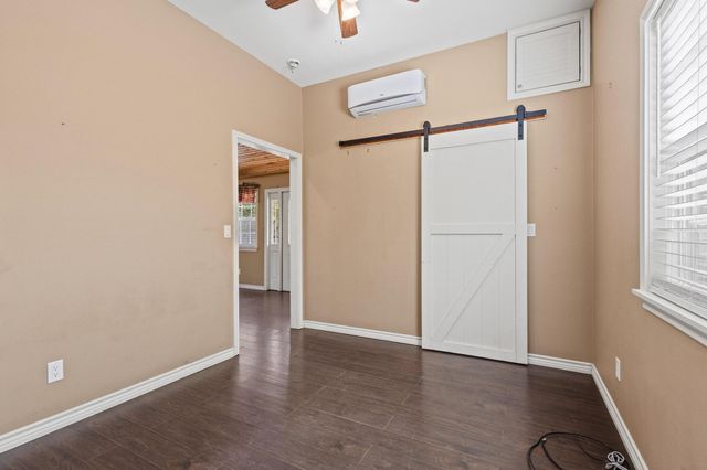 105 Reich Street, Bonham, TX 75418