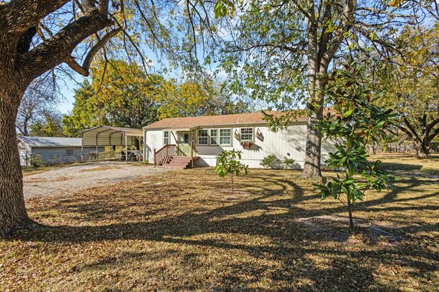 105 Reich Street, Bonham, TX 75418