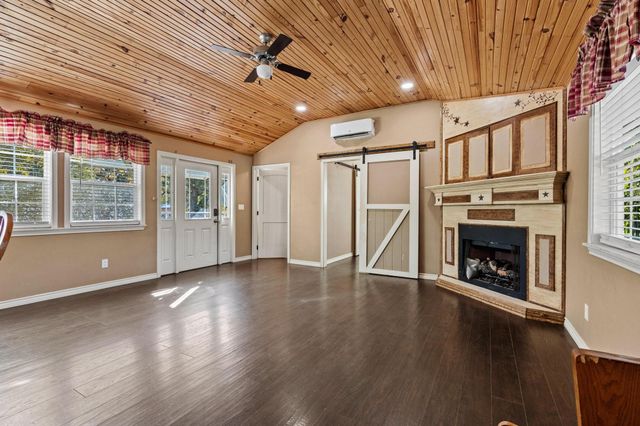 105 Reich Street, Bonham, TX 75418