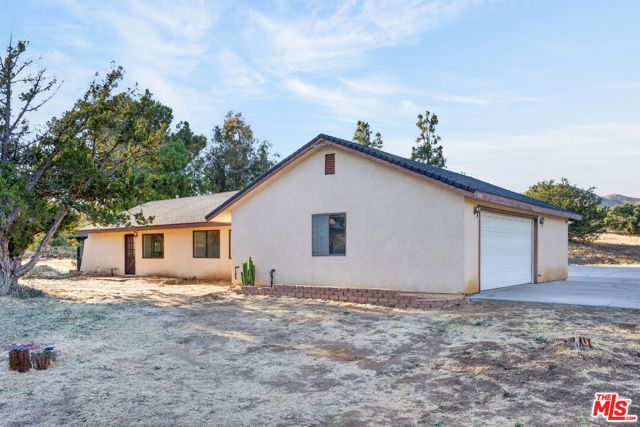 33201 Barber Road, Santa Clarita, CA 91390