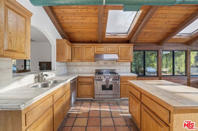 33201 Barber Road, Santa Clarita, CA 91390