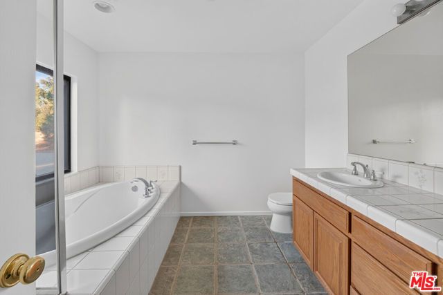 33201 Barber Road, Santa Clarita, CA 91390