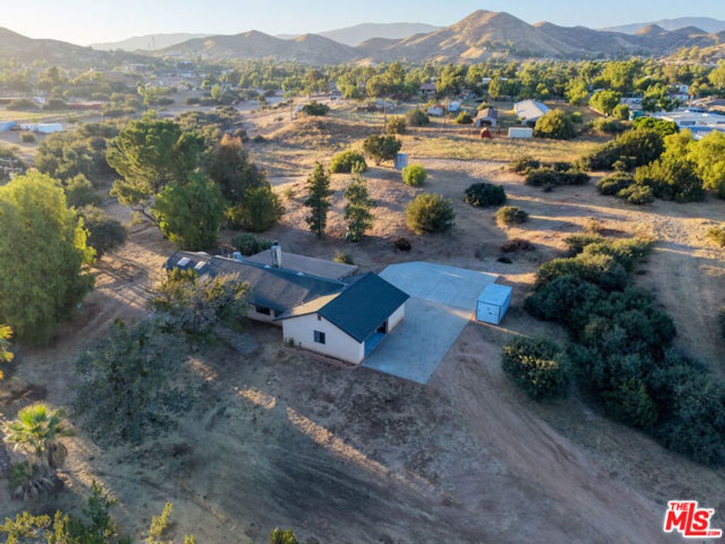 33201 Barber Road, Santa Clarita, CA 91390