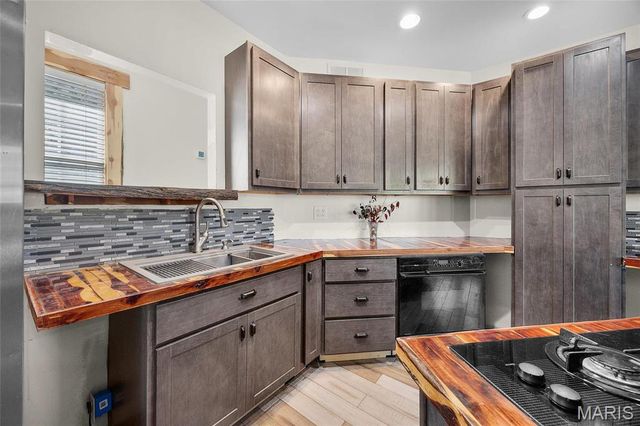 11336 Choctaw Circle, Ste Genevieve, MO 63670