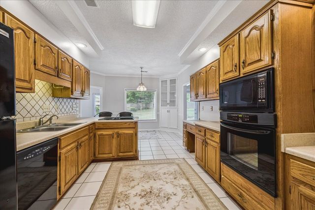 8752 E CARROLLWOOD LN, Memphis, TN 38016