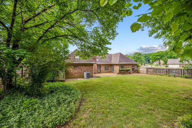 8752 E CARROLLWOOD LN, Memphis, TN 38016