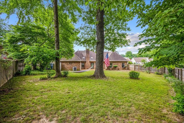 8752 E CARROLLWOOD LN, Memphis, TN 38016