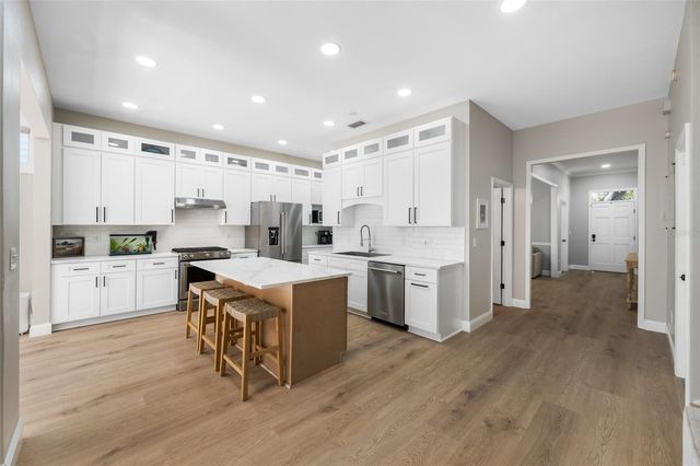 2808 SOUTHPOINTE LANE, Tampa, FL 33611