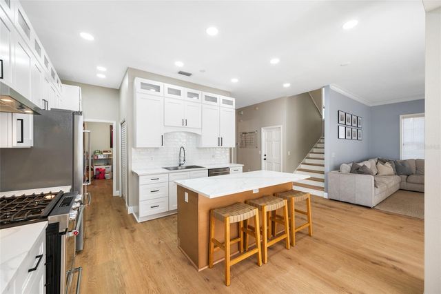 2808 SOUTHPOINTE LANE, Tampa, FL 33611