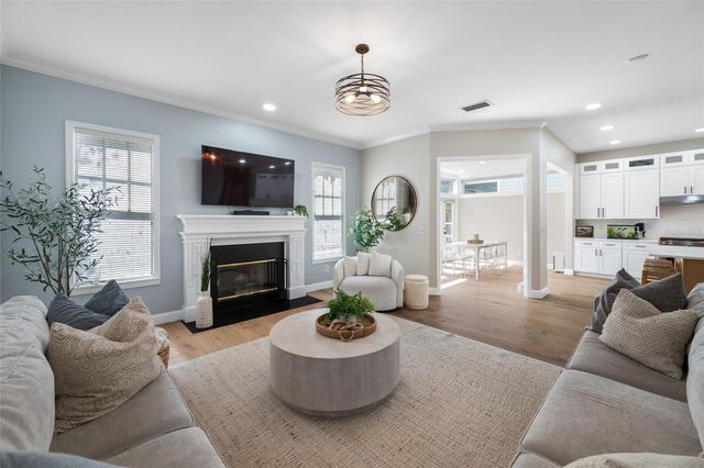 2808 SOUTHPOINTE LANE, Tampa, FL 33611