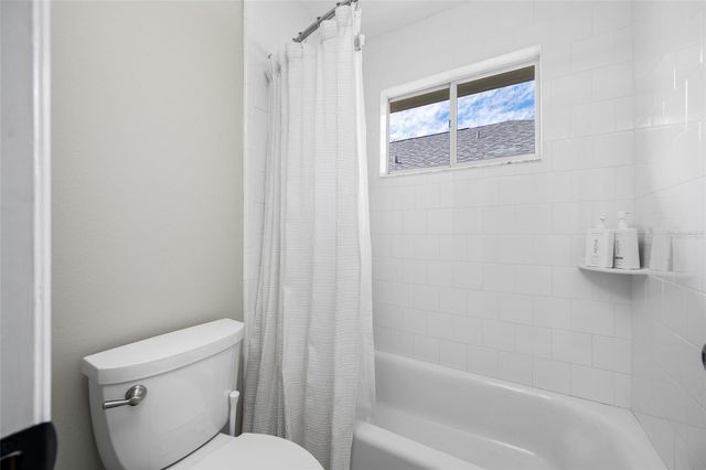 2808 SOUTHPOINTE LANE, Tampa, FL 33611