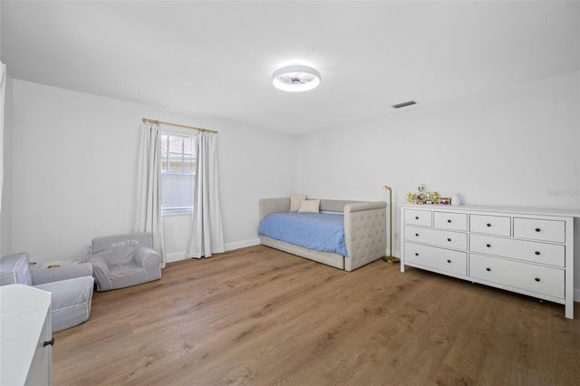 2808 SOUTHPOINTE LANE, Tampa, FL 33611