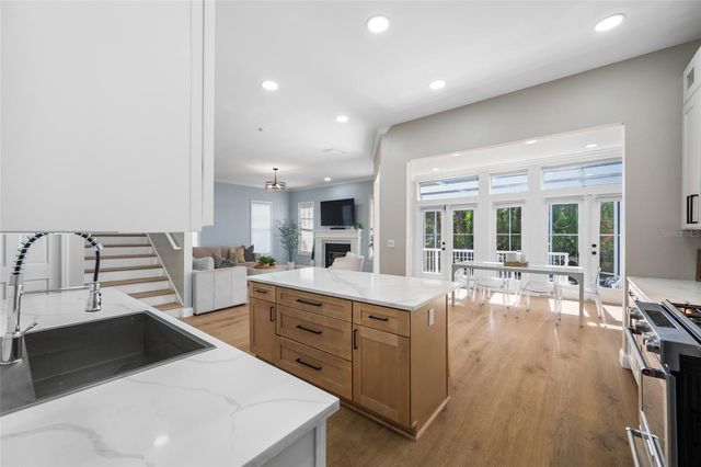 2808 SOUTHPOINTE LANE, Tampa, FL 33611