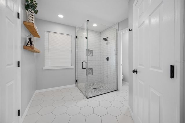 2808 SOUTHPOINTE LANE, Tampa, FL 33611