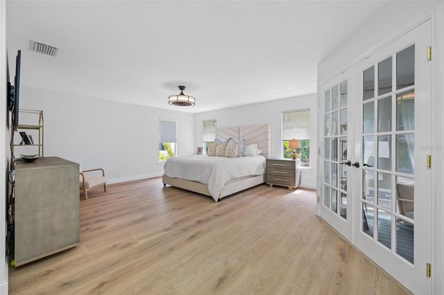 2808 SOUTHPOINTE LANE, Tampa, FL 33611