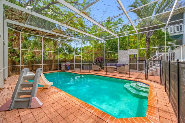 2808 SOUTHPOINTE LANE, Tampa, FL 33611