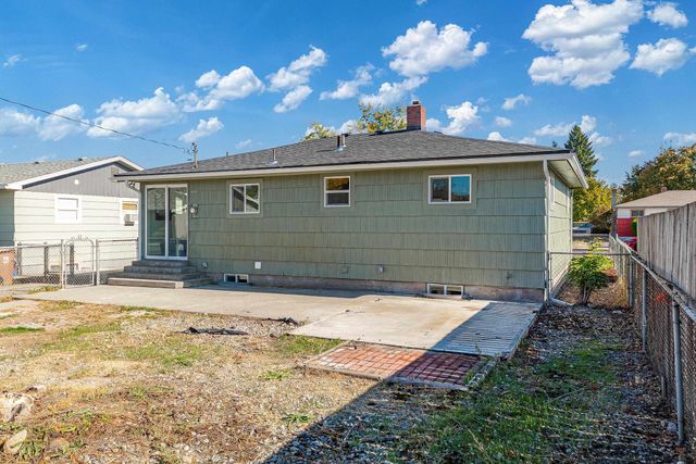 2817 N Stone St, Spokane, WA 99207