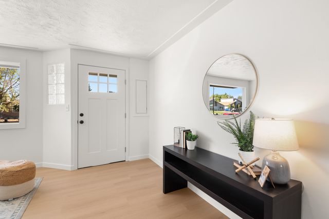 2817 N Stone St, Spokane, WA 99207