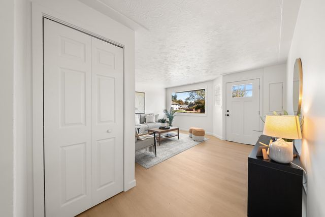 2817 N Stone St, Spokane, WA 99207