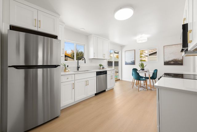 2817 N Stone St, Spokane, WA 99207