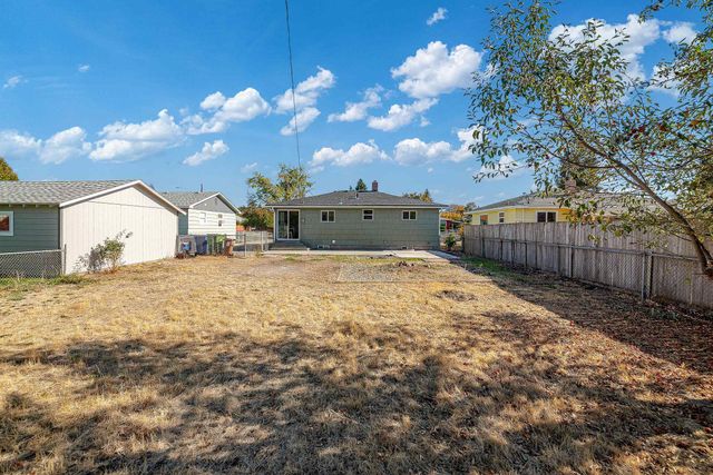 2817 N Stone St, Spokane, WA 99207