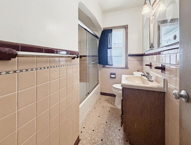 742 Nebraska Avenue E, Saint Paul, MN 55106