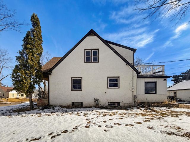 742 Nebraska Avenue E, Saint Paul, MN 55106