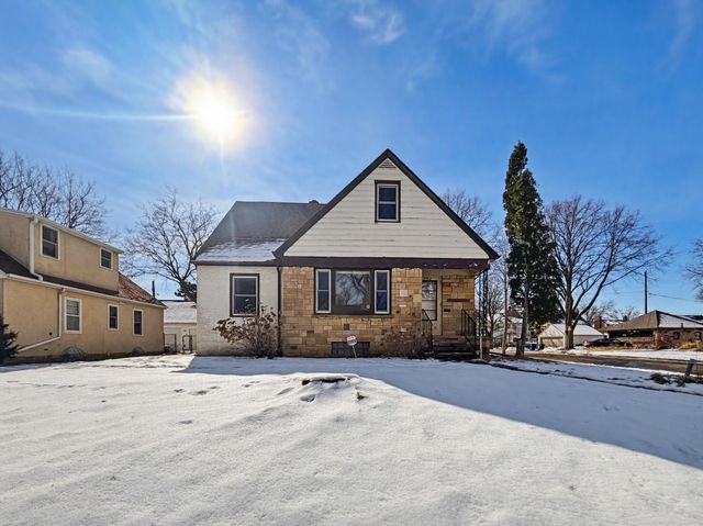 742 Nebraska Avenue E, Saint Paul, MN 55106