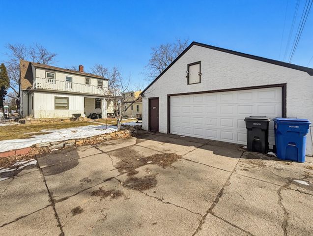 742 Nebraska Avenue E, Saint Paul, MN 55106