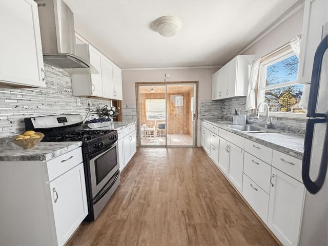 742 Nebraska Avenue E, Saint Paul, MN 55106