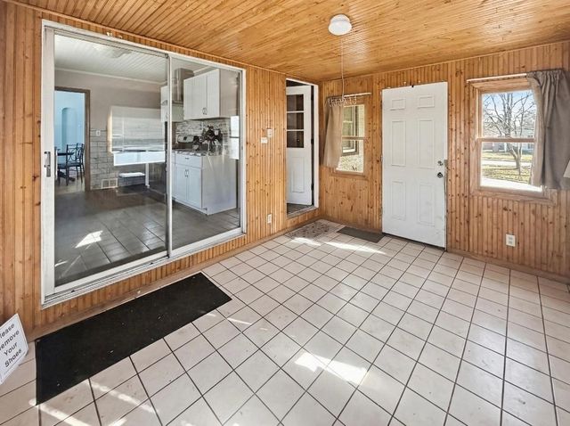 742 Nebraska Avenue E, Saint Paul, MN 55106