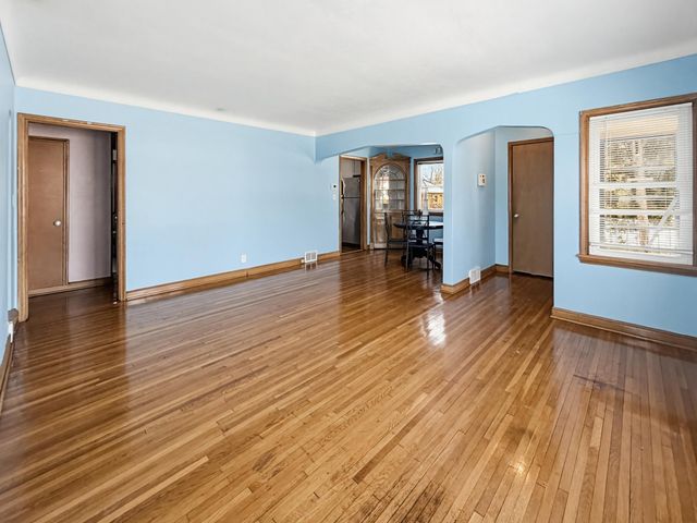 742 Nebraska Avenue E, Saint Paul, MN 55106