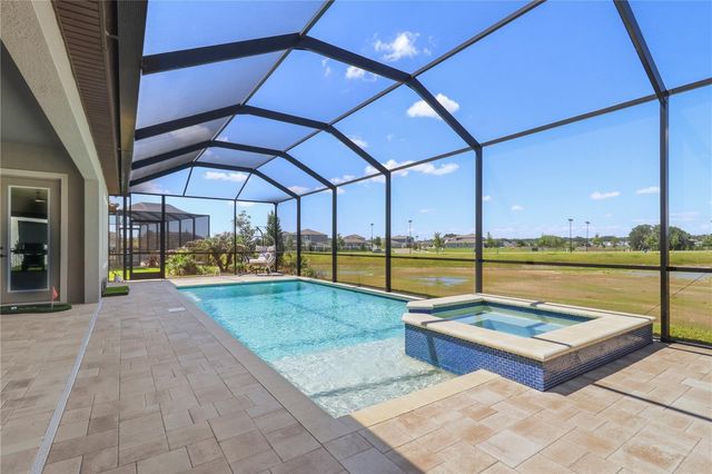 11008 RUSTIC TIMBER LOOP, San Antonio, FL 33576
