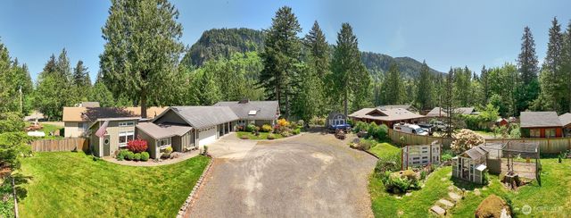 37418 W Lake Walker Drive SE, Enumclaw, WA 98022