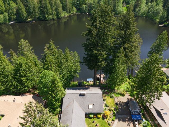 37418 W Lake Walker Drive SE, Enumclaw, WA 98022