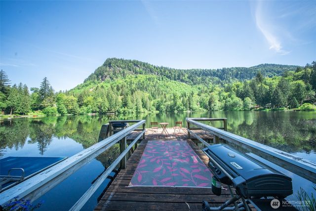 37418 W Lake Walker Drive SE, Enumclaw, WA 98022