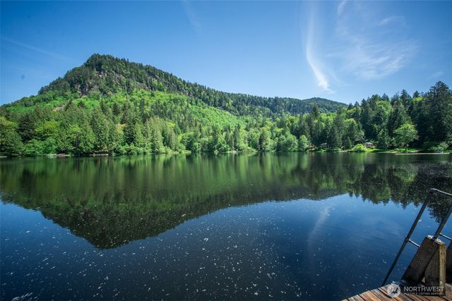 37418 W Lake Walker Drive SE, Enumclaw, WA 98022