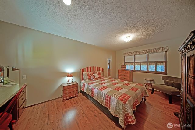 37418 W Lake Walker Drive SE, Enumclaw, WA 98022