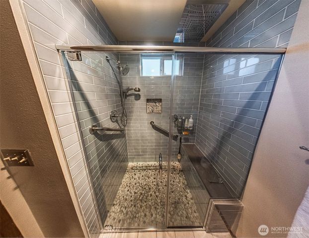 37418 W Lake Walker Drive SE, Enumclaw, WA 98022