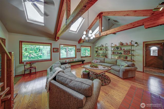 37418 W Lake Walker Drive SE, Enumclaw, WA 98022