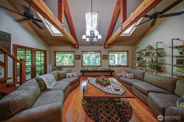 37418 W Lake Walker Drive SE, Enumclaw, WA 98022