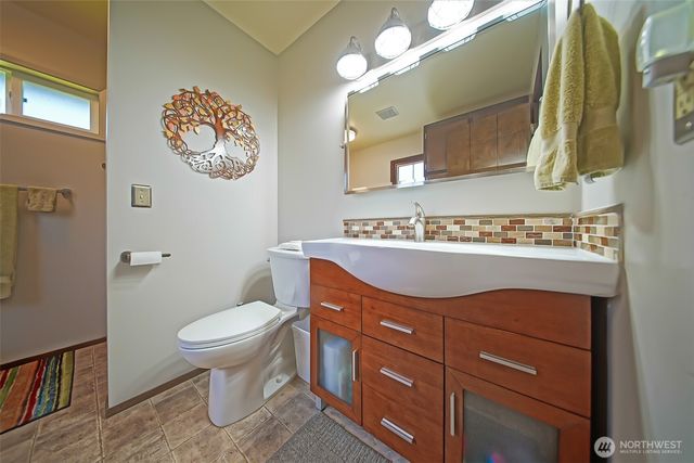 37418 W Lake Walker Drive SE, Enumclaw, WA 98022