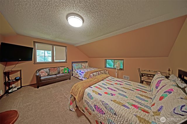 37418 W Lake Walker Drive SE, Enumclaw, WA 98022