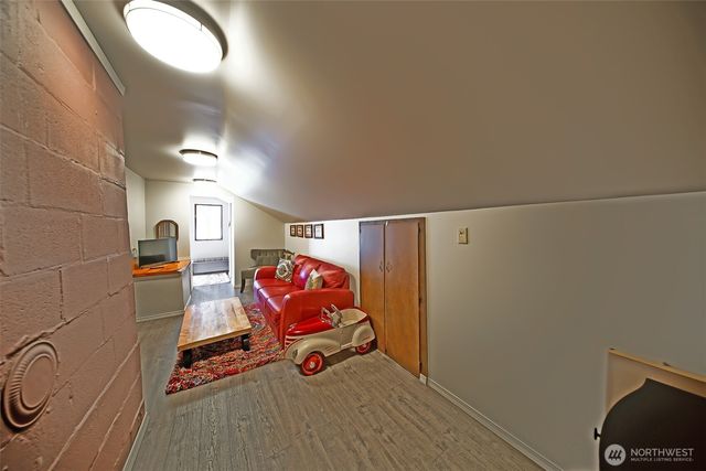 37418 W Lake Walker Drive SE, Enumclaw, WA 98022